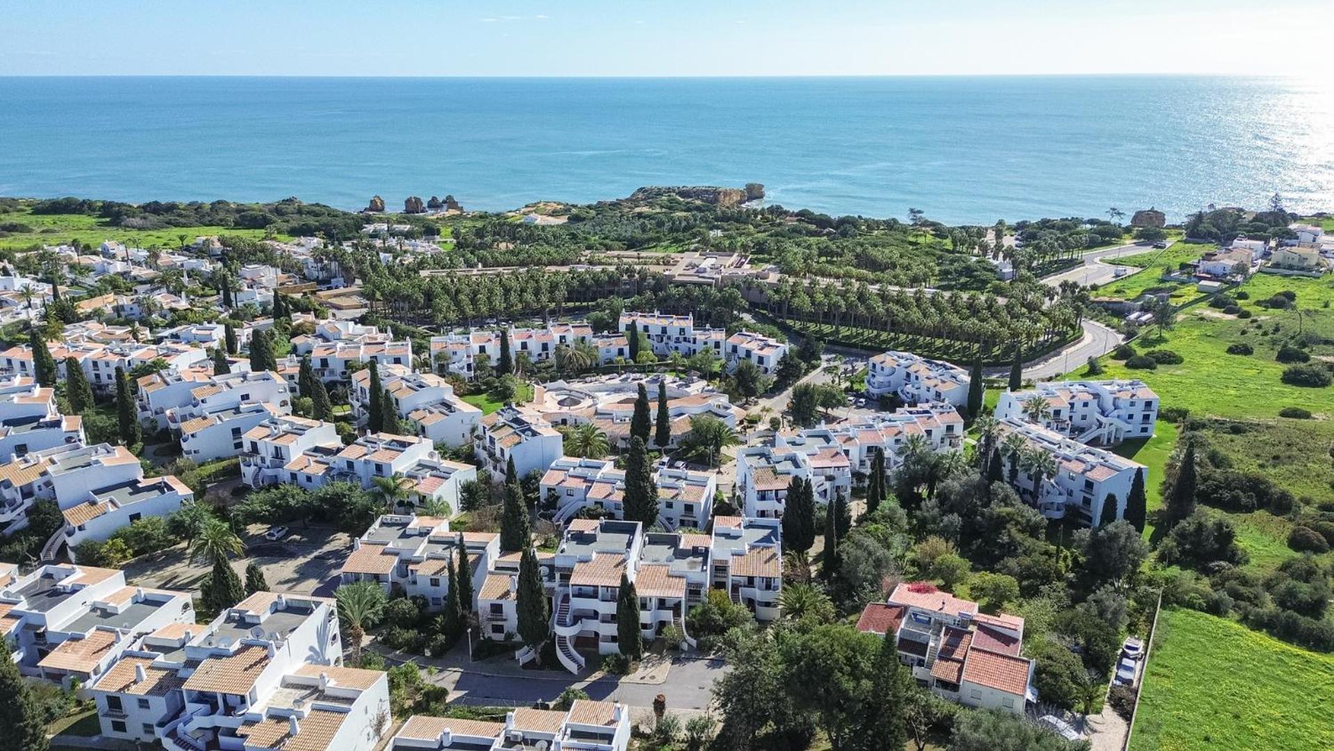 Seaside Retreat With Pool, Ac, And Fast Wi-fi Apartment *