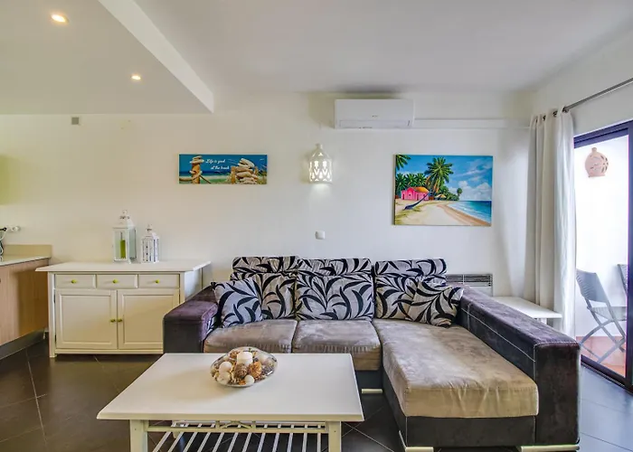 Seaside Retreat With Pool, Ac, And Fast Wi-Fi