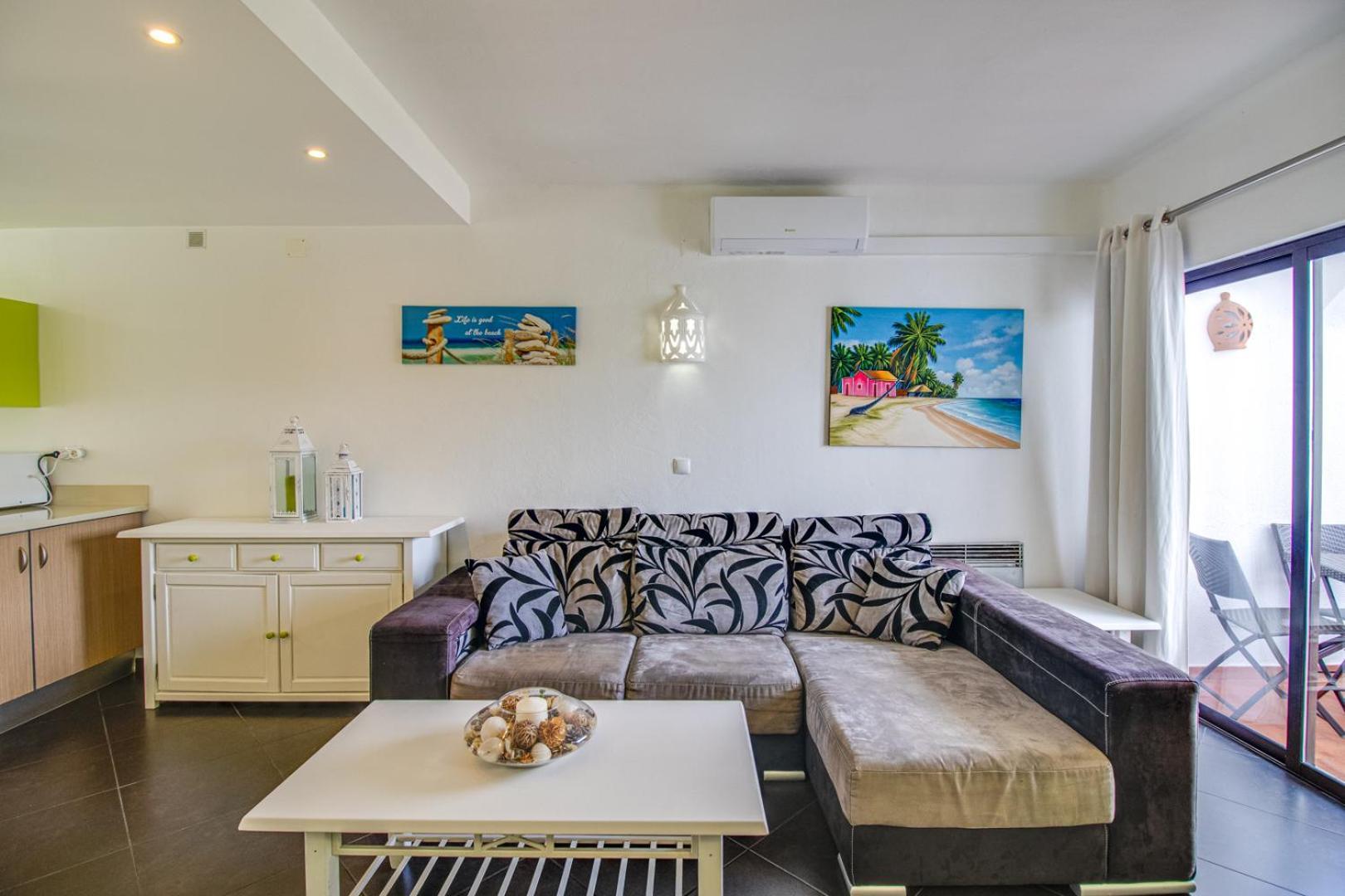 Seaside Retreat With Pool, Ac, And Fast Wi-fi Appartement